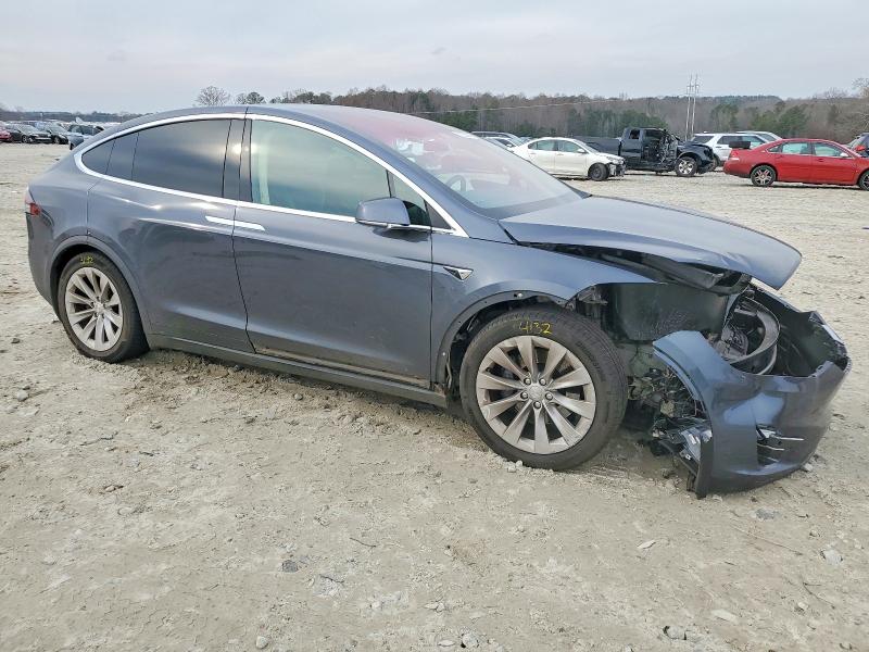Photo 4 from auction – 2017 TESLA MODEL X with VIN 5YJXCBE21HF035574