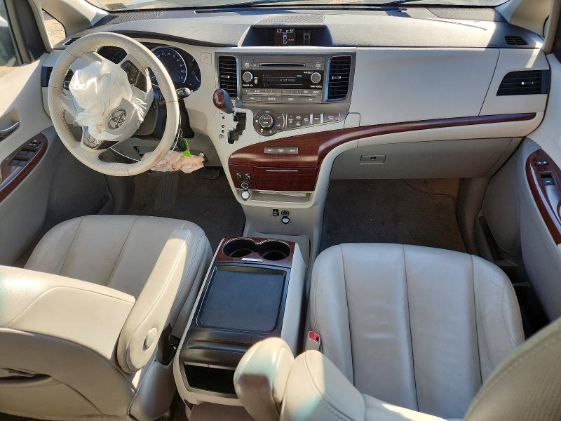 Photo 8 from auction – 2011 TOYOTA SIENNA XLE with VIN 5TDYK3DC2BS096989