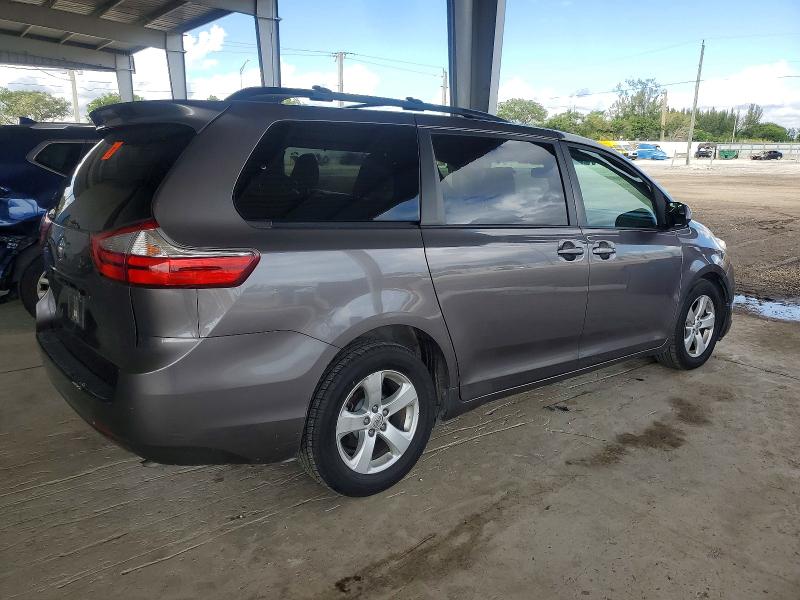 Photo 3 from auction – 2017 TOYOTA SIENNA LE with VIN 5TDKZ3DC4HS885669