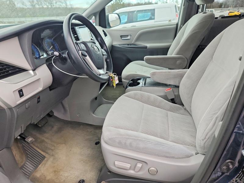 Photo 7 from auction – 2018 TOYOTA SIENNA with VIN 5TDKZ3DC0JS945758