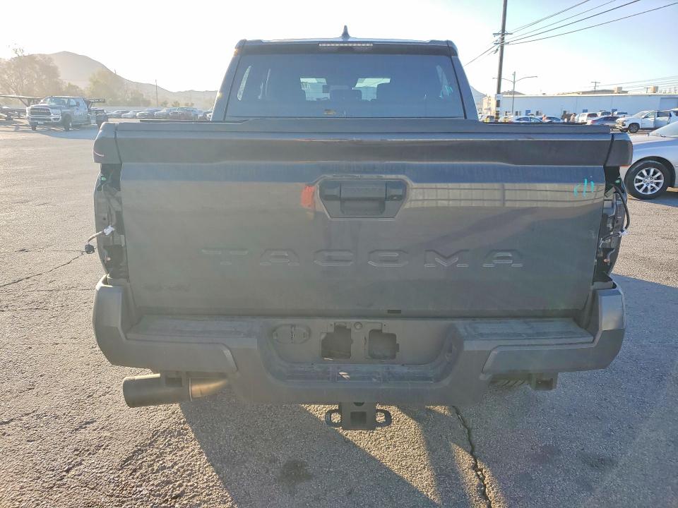 Photo 6 from auction – 2025 TOYOTA TACOMA with VIN 3TMLB5JN1SM137561