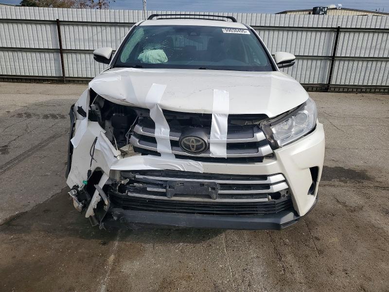 Photo 5 from auction – 2017 TOYOTA HIGHLANDER with VIN 5TDBZRFHXHS419594