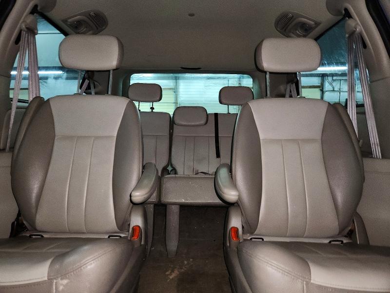 Photo 10 from auction – 2005 DODGE GRAND CARA with VIN 2D4GP44L25R346136
