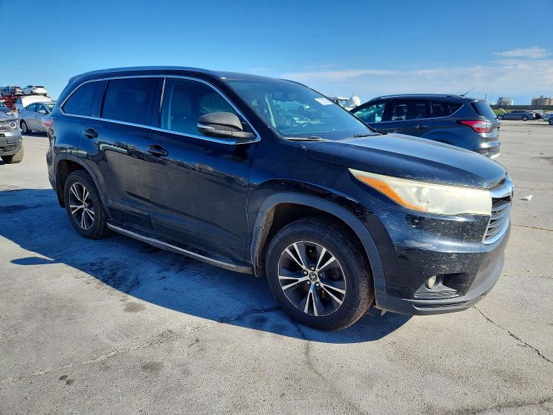 Photo 4 from auction – 2016 TOYOTA HIGHLANDER with VIN 5TDKKRFH9GS150295