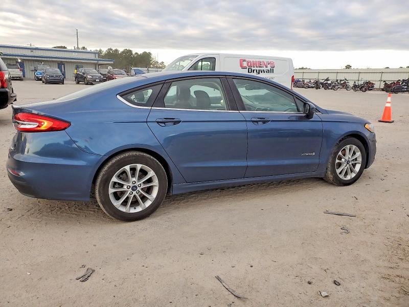 Photo 3 from auction – 2019 FORD FUSION SE with VIN 3FA6P0LU3KR211450