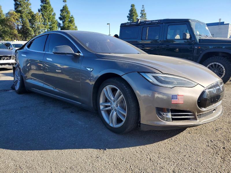 Photo 4 from auction – 2015 TESLA MODEL S 70 with VIN 5YJSA1S19FF098439