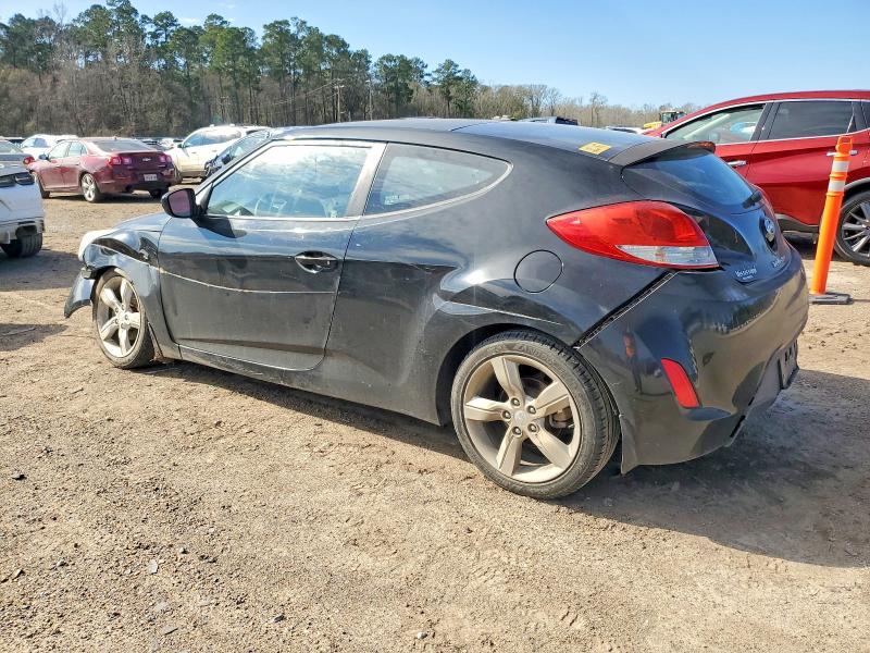Photo 2 from auction – 2013 HYUNDAI VELOSTER with VIN KMHTC6ADXDU131424