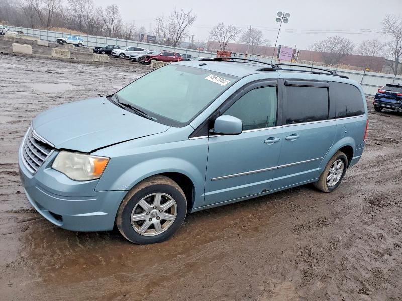 Photo 1 from auction – 2010 CHRYSLER TOWN & COU with VIN 2A4RR8DX1AR320173