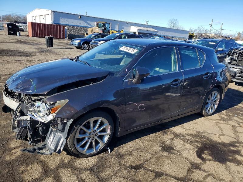 LEXUS CT 200 2013 with VIN JTHKD5BH2D2126060 - Photo from auction