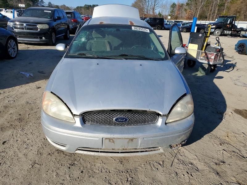 Photo 5 from auction – 2004 FORD TAURUS SE with VIN 1FAFP53U24A141515