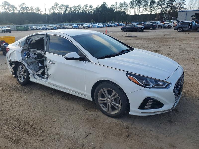 Photo 4 from auction – 2019 HYUNDAI SONATA LIM with VIN 5NPE34AF5KH819793