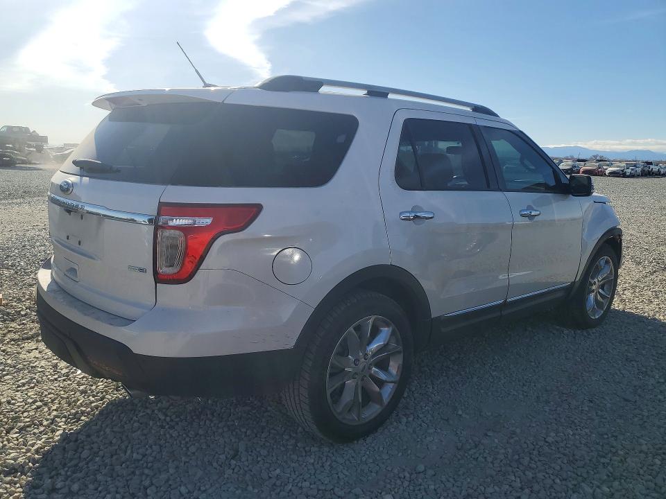 Photo 3 from auction – 2014 FORD EXPLORER L with VIN 1FM5K8F83EGB52750