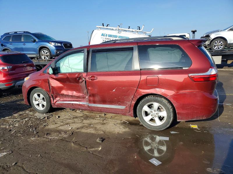 Photo 2 from auction – 2015 TOYOTA SIENNA LE with VIN 5TDKK3DC3FS679728