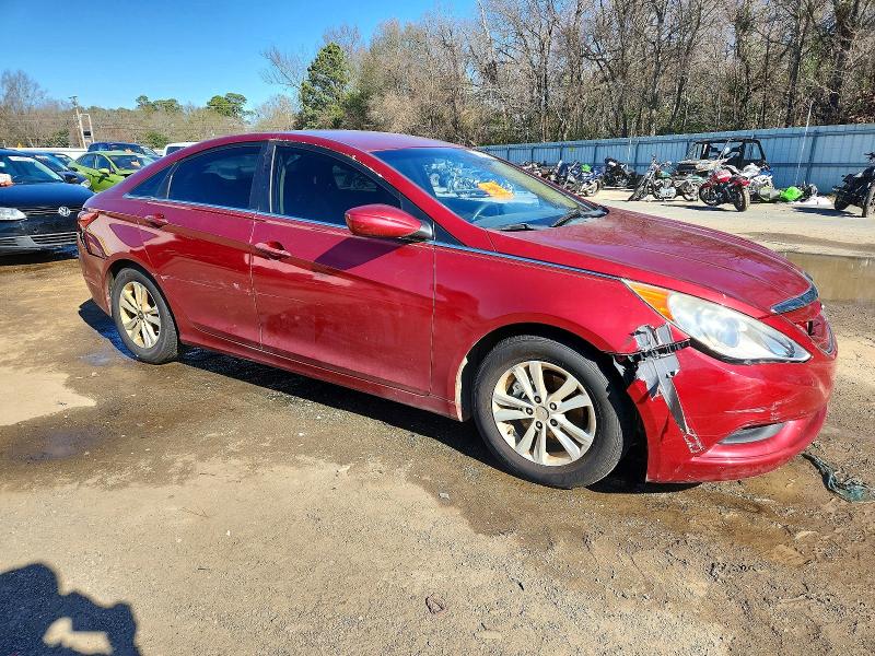 Photo 4 from auction – 2011 HYUNDAI SONATA with VIN 5NPEB4AC6BH199013