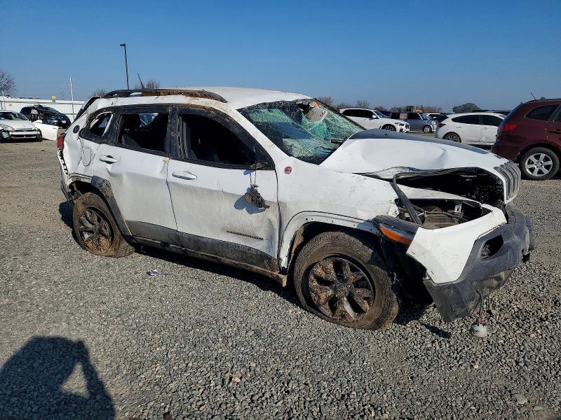 Photo 4 from auction – 2016 JEEP CHEROKEE T with VIN 1C4PJMBS2GW323006