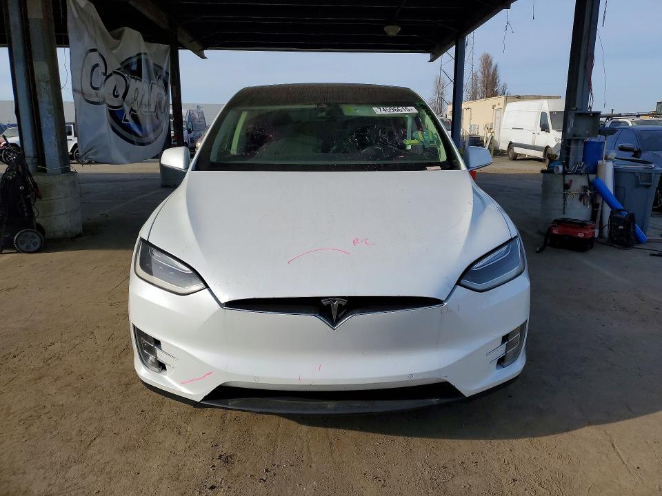 Photo 5 from auction – 2016 TESLA MODEL X with VIN 5YJXCBE27GF002917