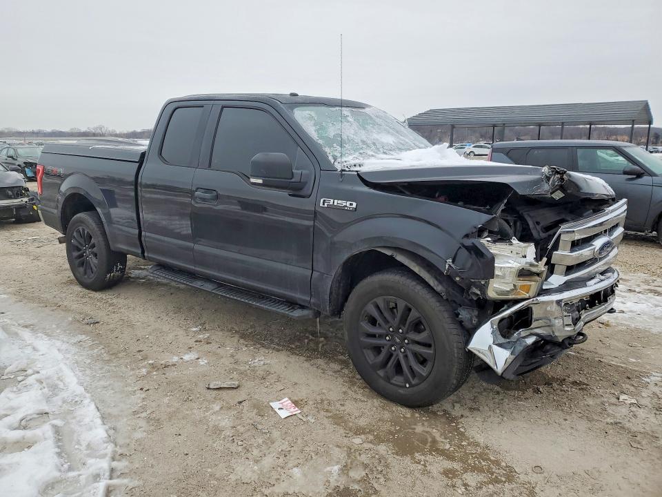 Photo 4 from auction – 2016 FORD F150 SUPER with VIN 1FTFX1EF0GKF57515