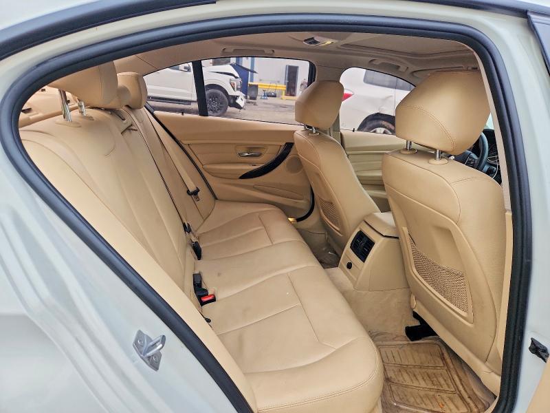 Photo 10 from auction – 2014 BMW 328 with VIN WBA3A5C50EP602309