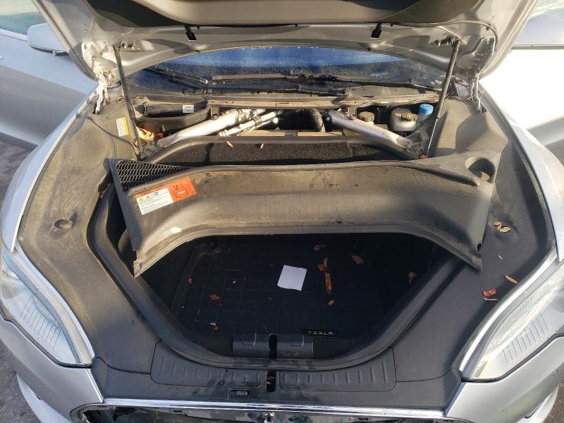 Photo 11 from auction – 2015 TESLA MODEL S 85 with VIN 5YJSA1H10FFP17694