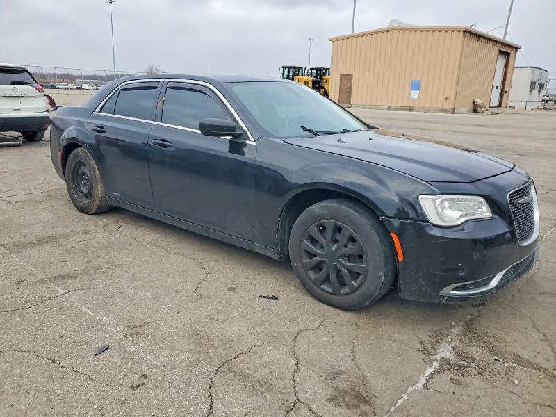 Photo 4 from auction – 2015 CHRYSLER 300 LIMITE with VIN 2C3CCAAG7FH920528