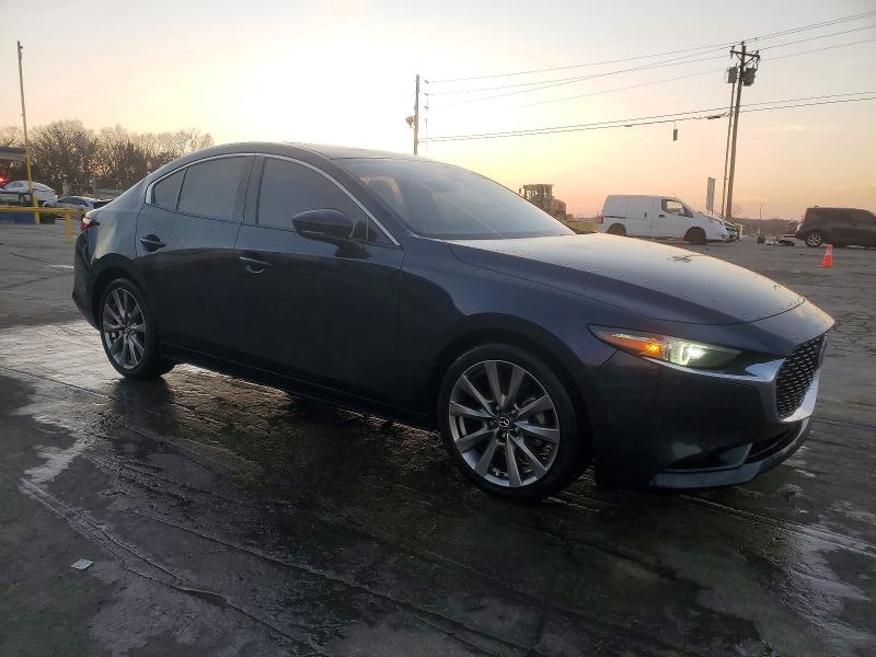 Photo 4 from auction – 2020 MAZDA 3 PREMIUM with VIN JM1BPAEM5L1169337