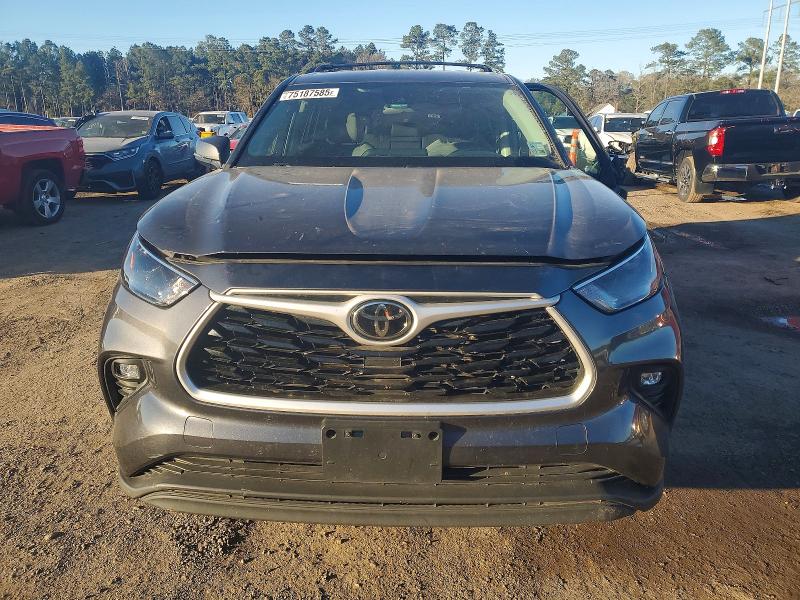 Photo 5 from auction – 2022 TOYOTA HIGHLANDER with VIN 5TDZZRAH7NS538656
