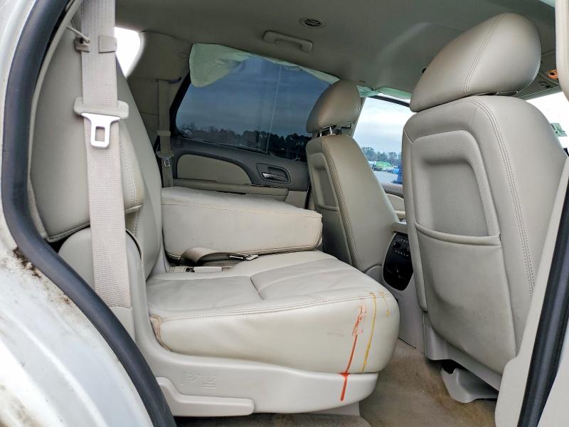 Photo 11 from auction – 2010 CHEVROLET TAHOE C150 with VIN 1GNMCBE37AR142146
