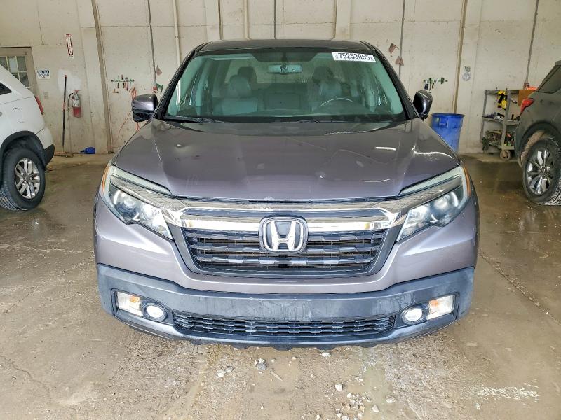 Photo 5 from auction – 2017 HONDA RIDGELINE with VIN 5FPYK3F69HB023307