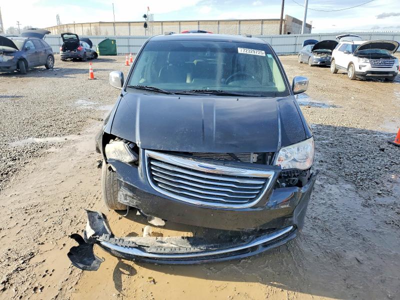 Photo 5 from auction – 2013 CHRYSLER TOWN & COU with VIN 2C4RC1CG5DR569371