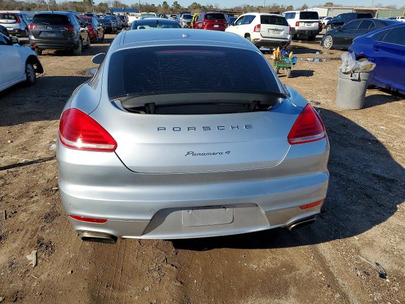 Photo 6 from auction – 2016 PORSCHE PANAMERA with VIN WP0AA2A77GL005049