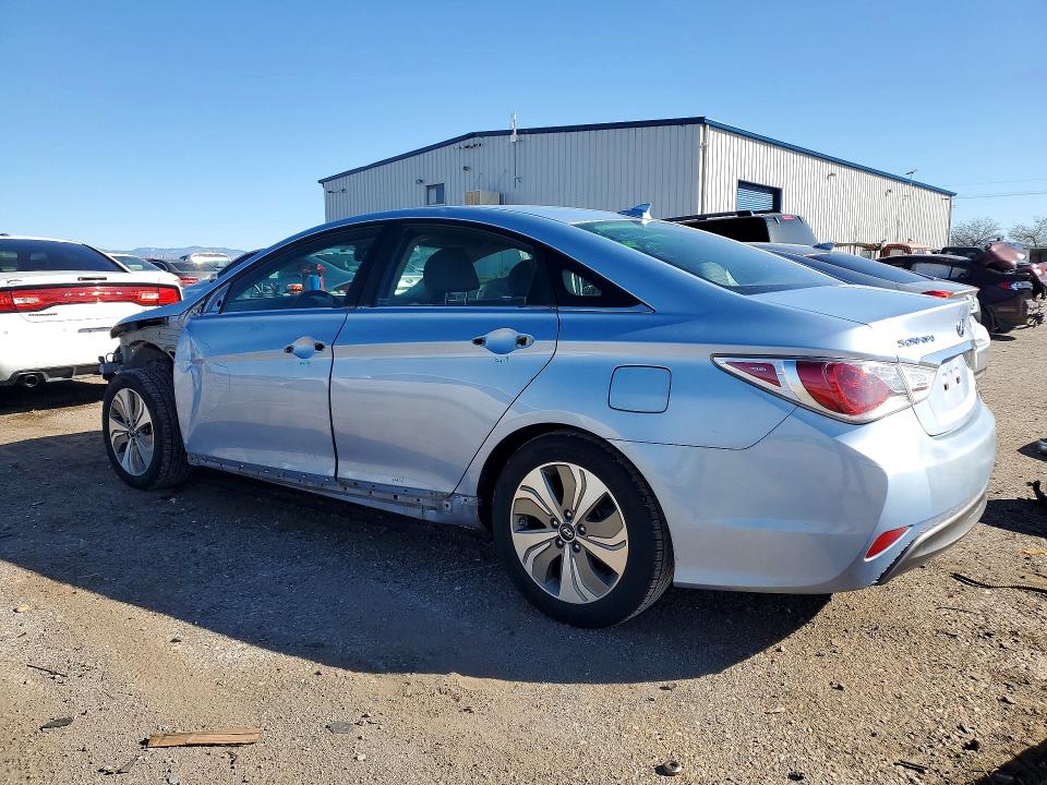 Photo 2 from auction – 2013 HYUNDAI SONATA with VIN KMHEC4A41DA090616