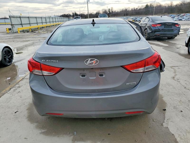 Photo 6 from auction – 2013 HYUNDAI ELANTRA GL with VIN 5NPDH4AE2DH208708
