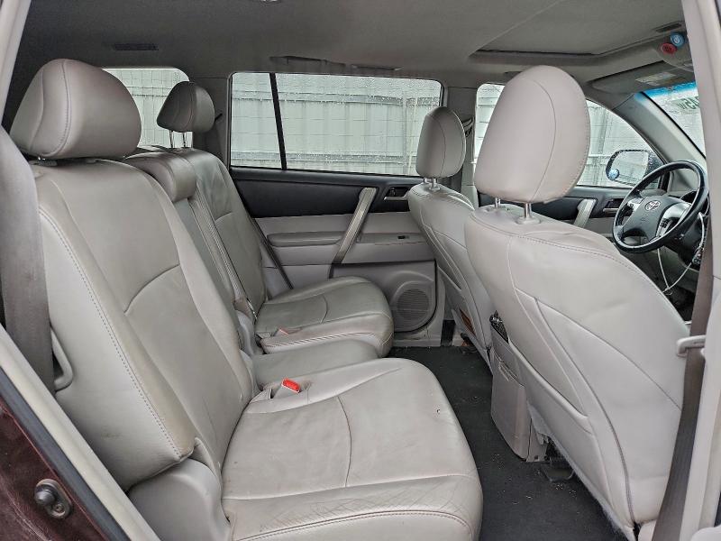 Photo 11 from auction – 2011 TOYOTA HIGHLANDER with VIN 5TDBK3EH2BS090366