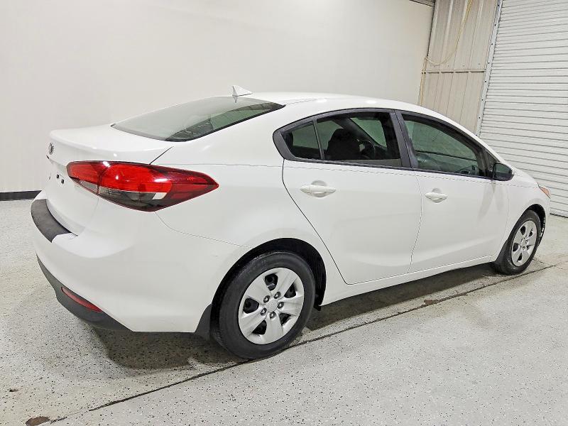 Photo 3 from auction – 2018 KIA FORTE LX with VIN 3KPFK4A72JE236276