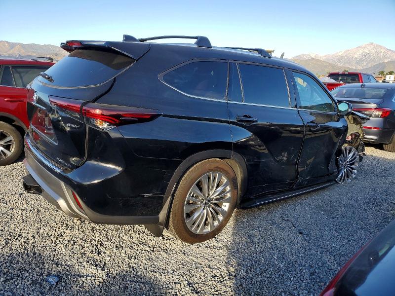 Photo 3 from auction – 2025 TOYOTA HIGHLANDER with VIN 5TDEBRCH3SS664377