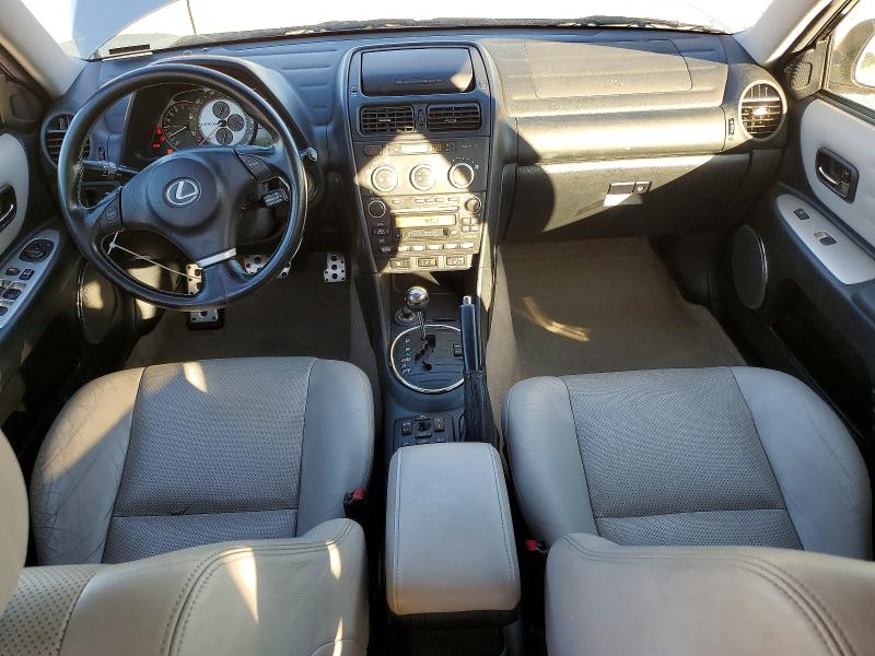 Photo 8 from auction – 2004 LEXUS IS 300 with VIN JTHBD192940088588