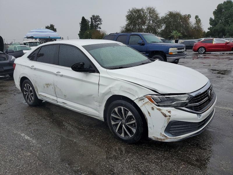 Photo 4 from auction – 2022 VOLKSWAGEN JETTA with VIN 3VWCM7BU9NM021201