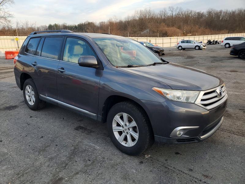 Photo 4 from auction – 2012 TOYOTA HIGHLANDER with VIN 5TDBK3EHXCS130663