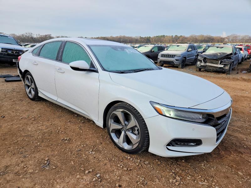 Photo 4 from auction – 2018 HONDA ACCORD TOU with VIN 1HGCV1F91JA218469