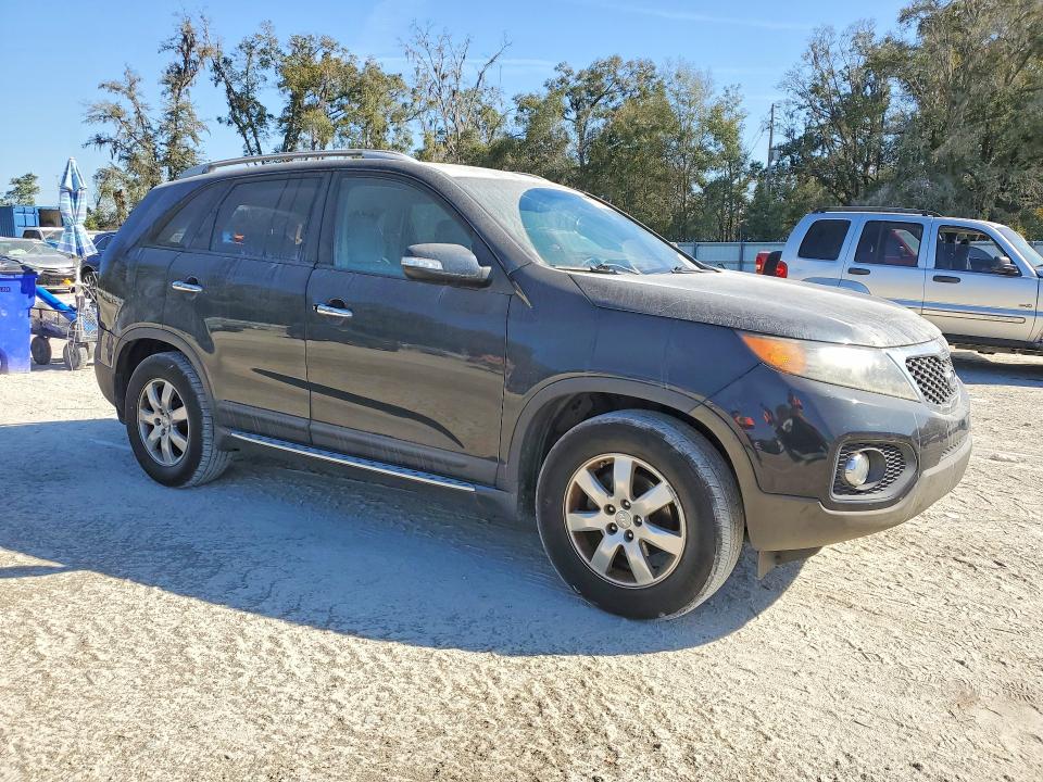 Photo 4 from auction – 2013 KIA SORENTO LX with VIN 5XYKT3A68DG386848