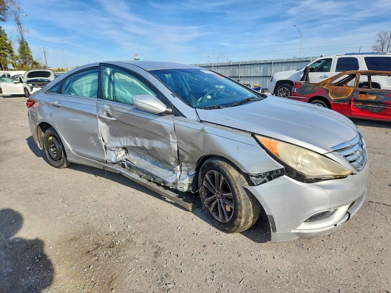 Photo 4 from auction – 2011 HYUNDAI SONATA GLS with VIN 5NPEB4AC9BH094398