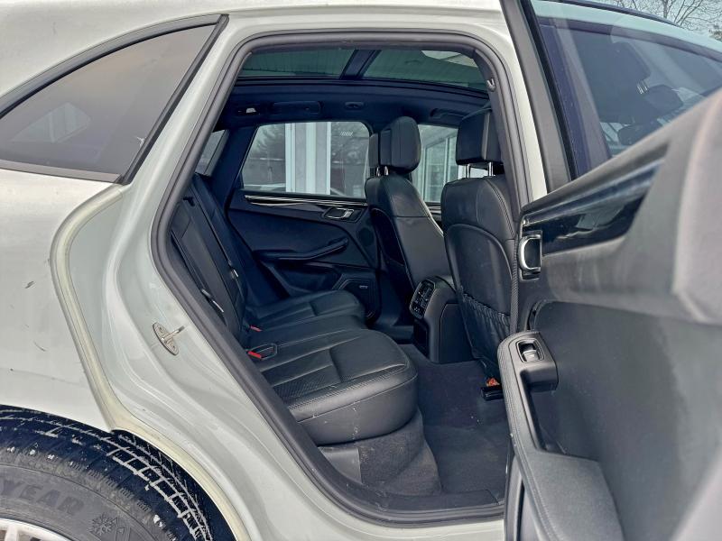Photo 6 from auction – 2015 PORSCHE MACAN S with VIN WP1AB2A54FLB42958