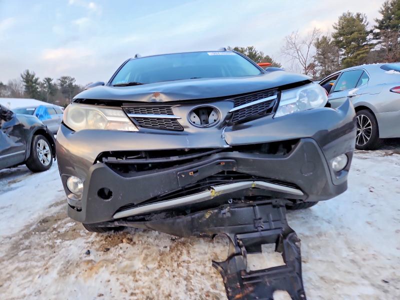 Photo 5 from auction – 2014 TOYOTA RAV4 with VIN JTMDFREV1ED089134