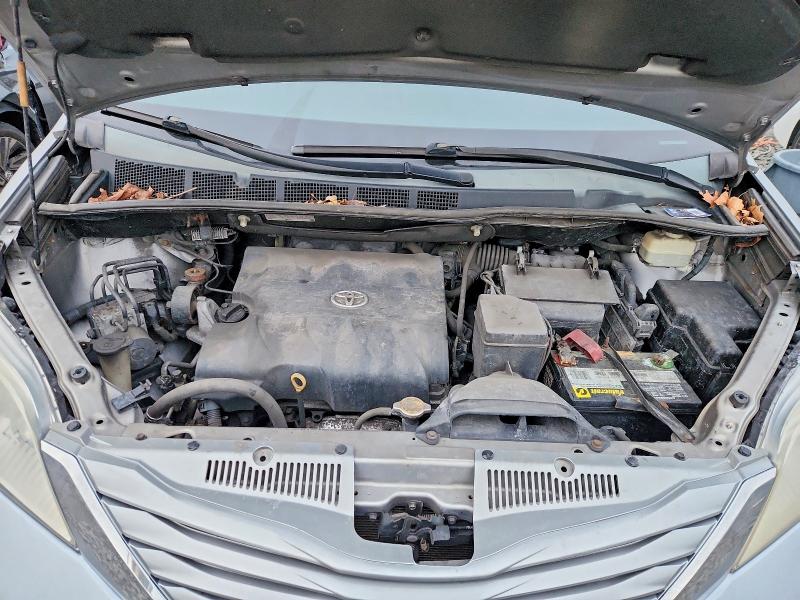 Photo 12 from auction – 2015 TOYOTA SIENNA LE with VIN 5TDKK3DC8FS542249