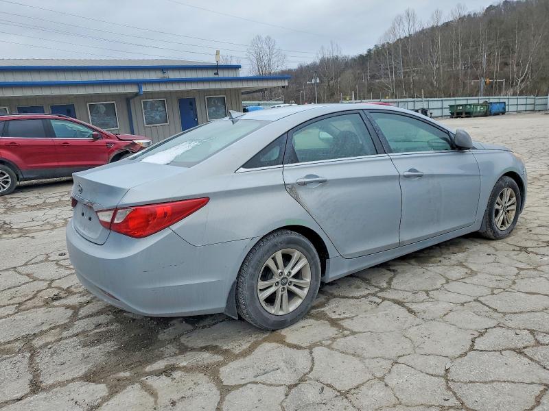 Photo 3 from auction – 2013 HYUNDAI SONATA GLS with VIN 5NPEB4AC4DH510697