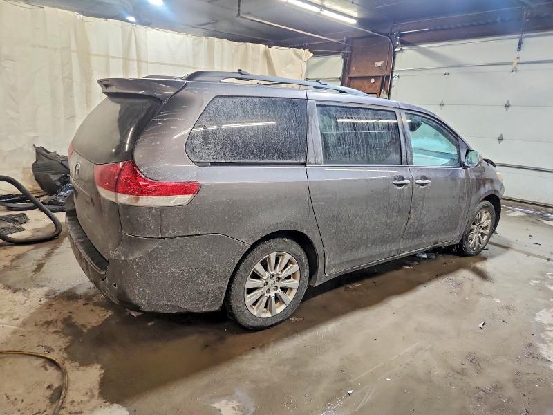 Photo 3 from auction – 2013 TOYOTA SIENNA XLE with VIN 5TDDK3DC9DS061402