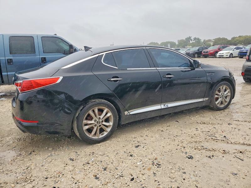 Photo 3 from auction – 2011 KIA OPTIMA EX with VIN KNAGN4A72B5115558