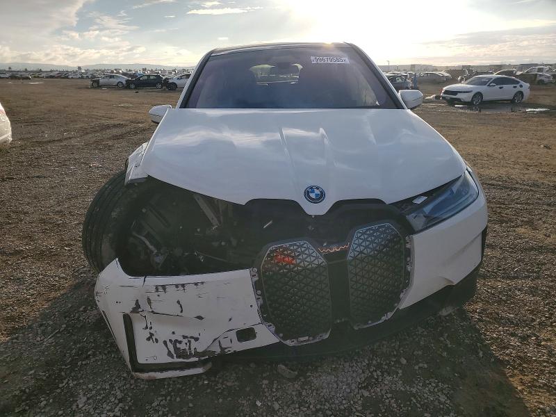 Photo 5 from auction – 2025 BMW IX XDRIVE5 with VIN WB523CF05SCT69569
