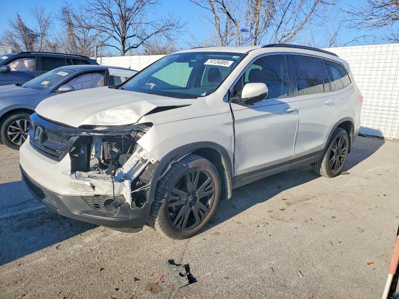 HONDA PILOT SE 2022 with VIN 5FNYF6H28NB104402 - Photo from auction
