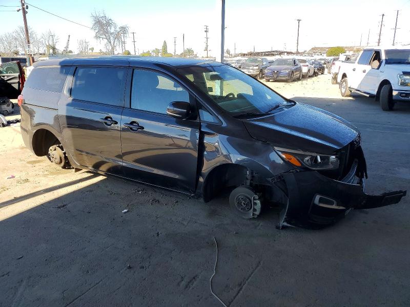 Photo 4 from auction – 2021 KIA SEDONA with VIN KNDMB5C12M6675610